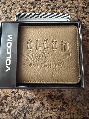 Volcom Tan Embossed Leather Card & Key Holder
